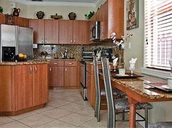Miami Bed And Breakfast Country Walk Exterior photo